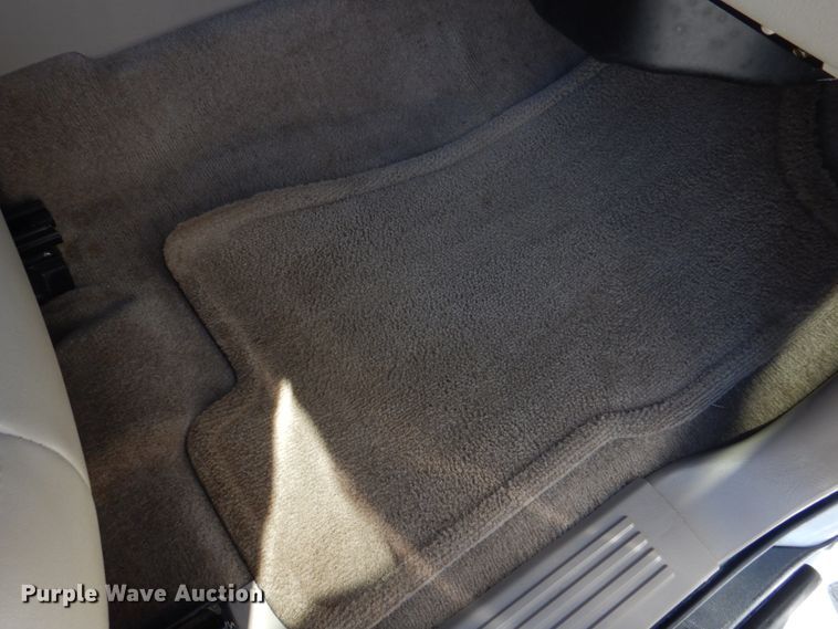 image for item DH8065 2005 Chevrolet Suburban 1500 LT  SUV