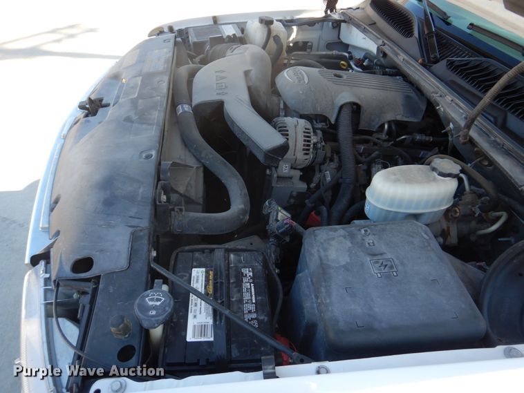 image for item DH8065 2005 Chevrolet Suburban 1500 LT  SUV