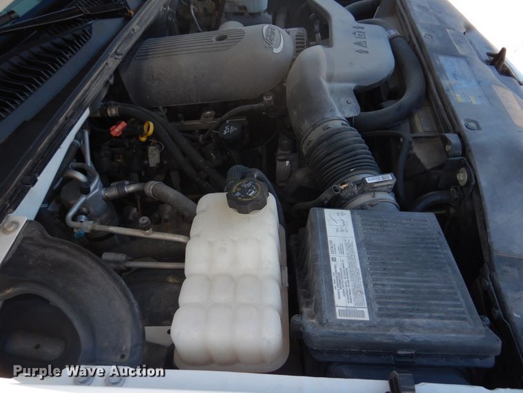 image for item DH8065 2005 Chevrolet Suburban 1500 LT  SUV