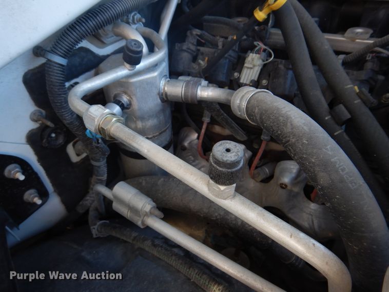 image for item DH8065 2005 Chevrolet Suburban 1500 LT  SUV