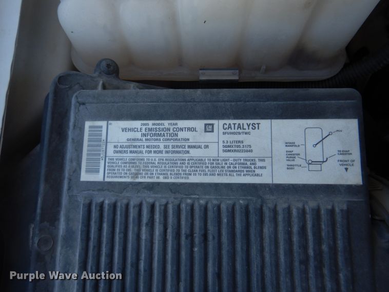 image for item DH8065 2005 Chevrolet Suburban 1500 LT  SUV