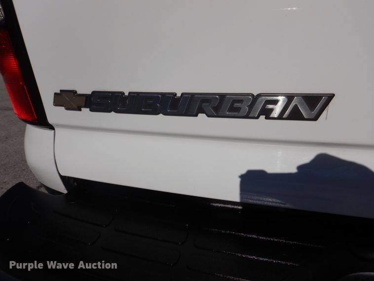 image for item DH8065 2005 Chevrolet Suburban 1500 LT  SUV