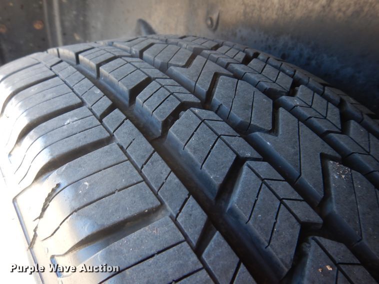 image for item DH8065 2005 Chevrolet Suburban 1500 LT  SUV