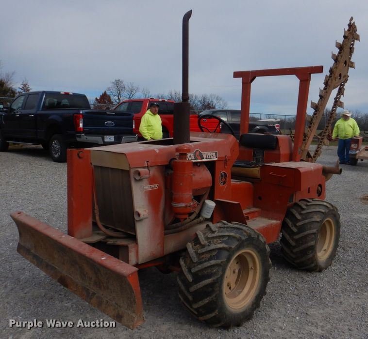 image for item DH8075 1973 Ditch Witch R40  trencher