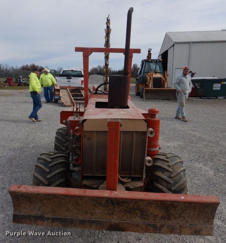 image for item DH8075 1973 Ditch Witch R40  trencher