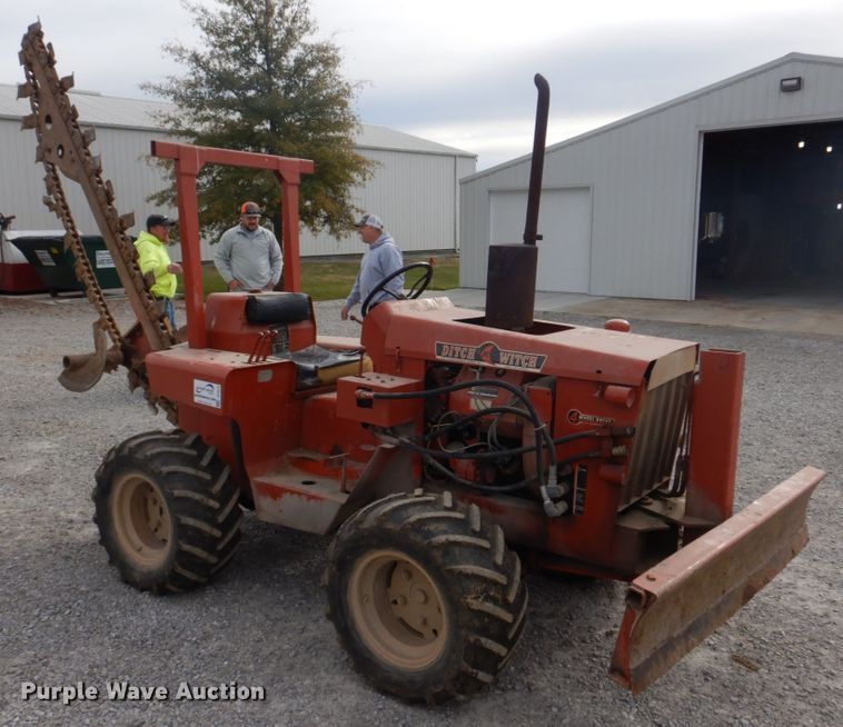 image for item DH8075 1973 Ditch Witch R40  trencher