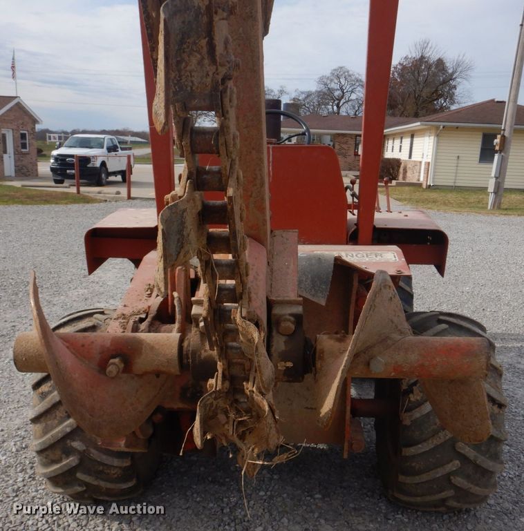 image for item DH8075 1973 Ditch Witch R40  trencher