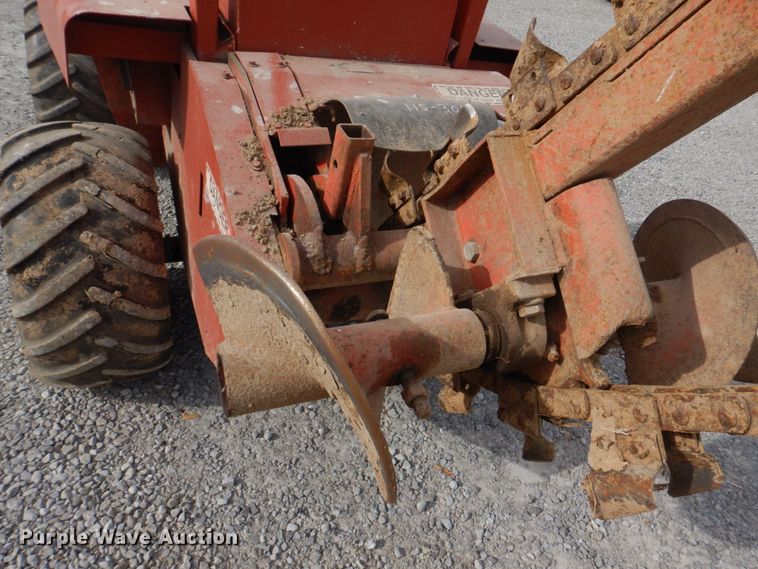image for item DH8075 1973 Ditch Witch R40  trencher