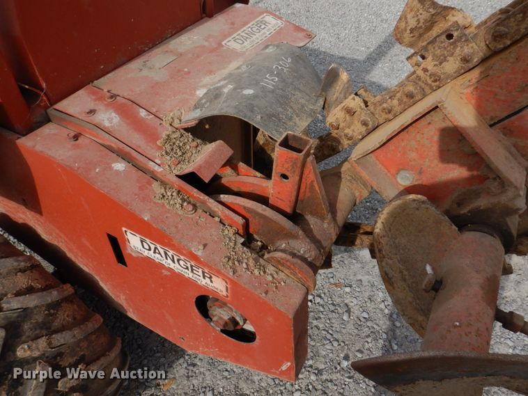 image for item DH8075 1973 Ditch Witch R40  trencher