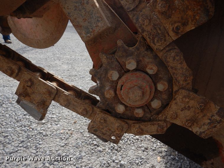 image for item DH8075 1973 Ditch Witch R40  trencher