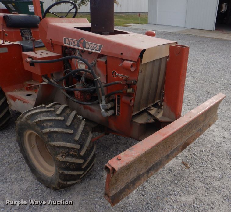 image for item DH8075 1973 Ditch Witch R40  trencher