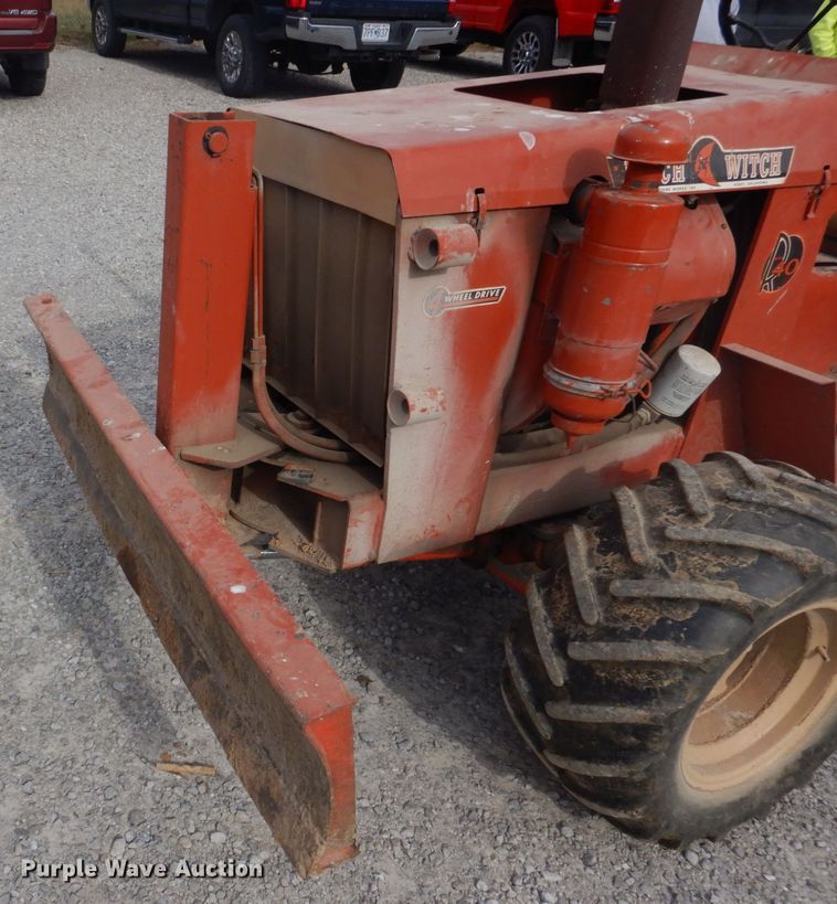 image for item DH8075 1973 Ditch Witch R40  trencher