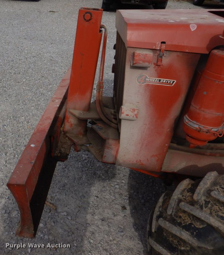 image for item DH8075 1973 Ditch Witch R40  trencher