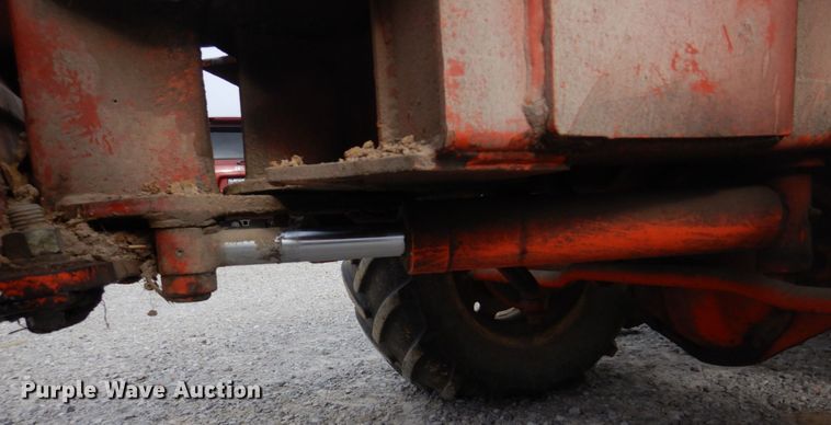 image for item DH8075 1973 Ditch Witch R40  trencher