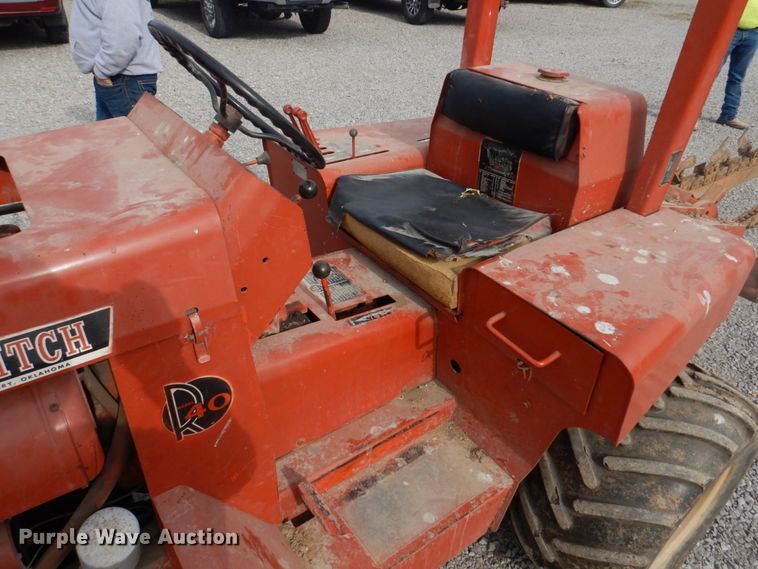 image for item DH8075 1973 Ditch Witch R40  trencher