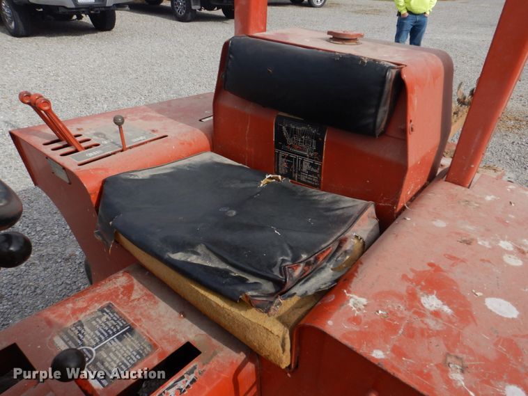 image for item DH8075 1973 Ditch Witch R40  trencher