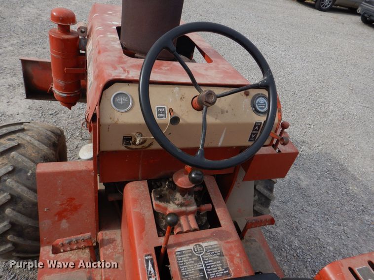 image for item DH8075 1973 Ditch Witch R40  trencher