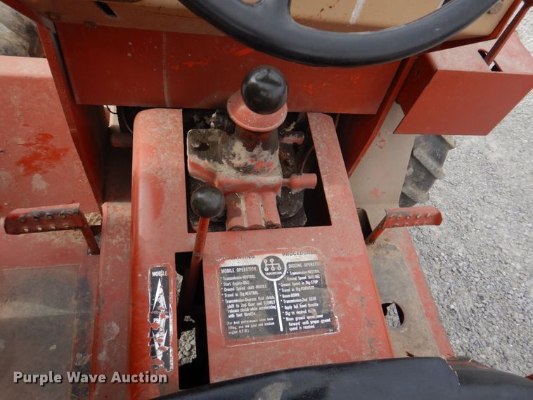 image for item DH8075 1973 Ditch Witch R40  trencher