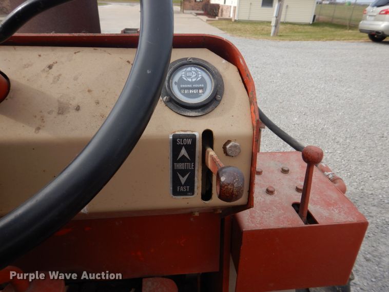 image for item DH8075 1973 Ditch Witch R40  trencher