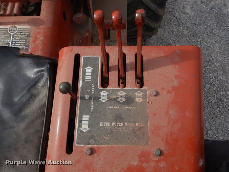 image for item DH8075 1973 Ditch Witch R40  trencher