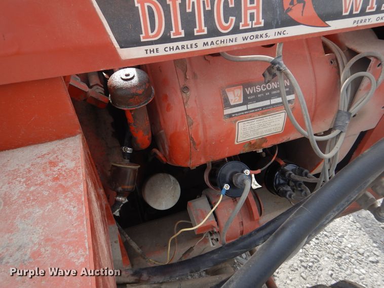 image for item DH8075 1973 Ditch Witch R40  trencher