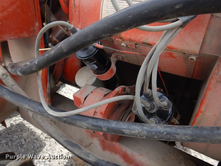 image for item DH8075 1973 Ditch Witch R40  trencher