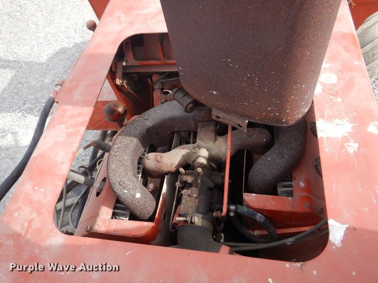 image for item DH8075 1973 Ditch Witch R40  trencher