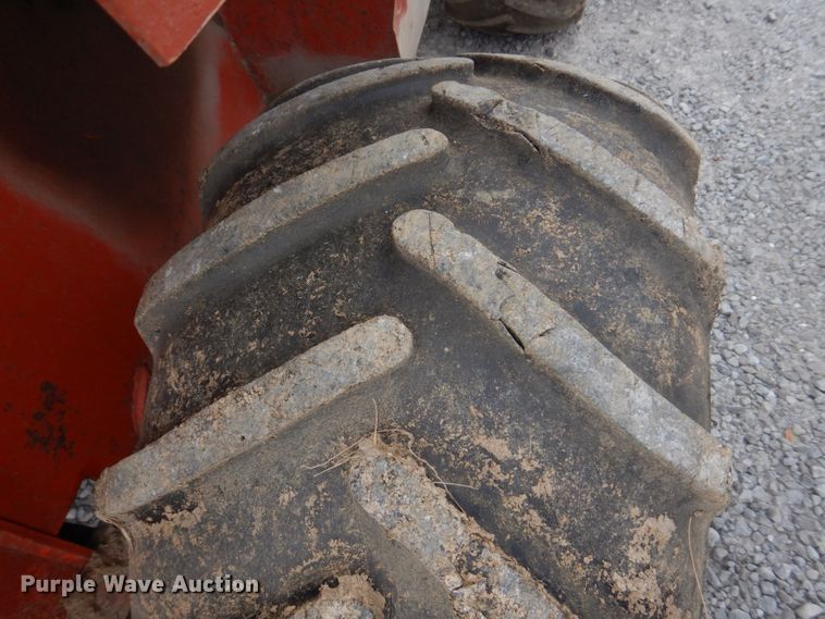 image for item DH8075 1973 Ditch Witch R40  trencher