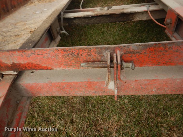 image for item DH8075 1973 Ditch Witch R40  trencher