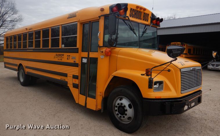 image for item DH8122 2002 Freightliner  Thomas Built school bus