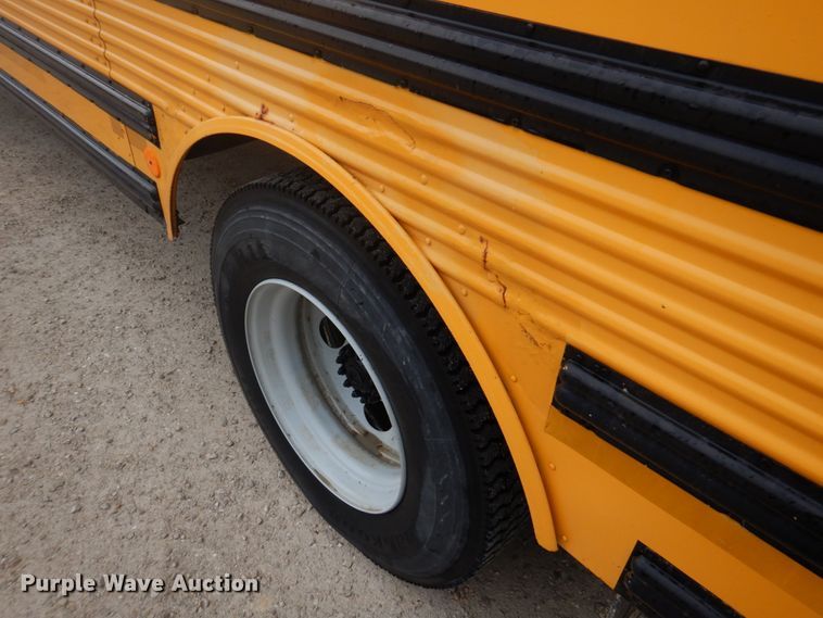 image for item DH8122 2002 Freightliner  Thomas Built school bus