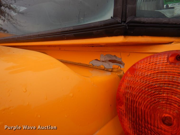 image for item DH8122 2002 Freightliner  Thomas Built school bus