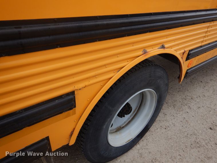 image for item DH8122 2002 Freightliner  Thomas Built school bus