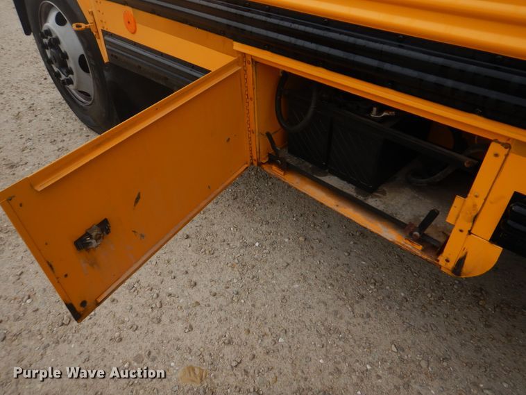 image for item DH8122 2002 Freightliner  Thomas Built school bus