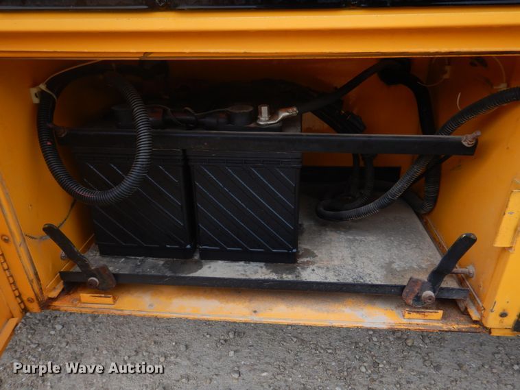 image for item DH8122 2002 Freightliner  Thomas Built school bus