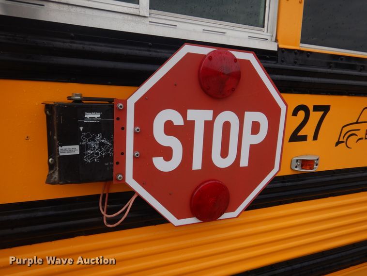 image for item DH8122 2002 Freightliner  Thomas Built school bus