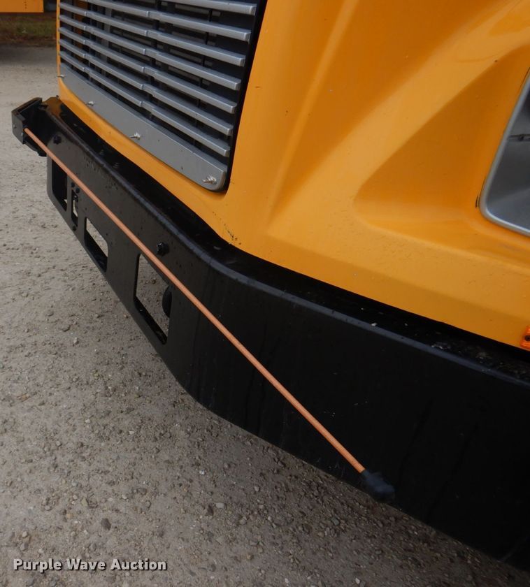 image for item DH8122 2002 Freightliner  Thomas Built school bus