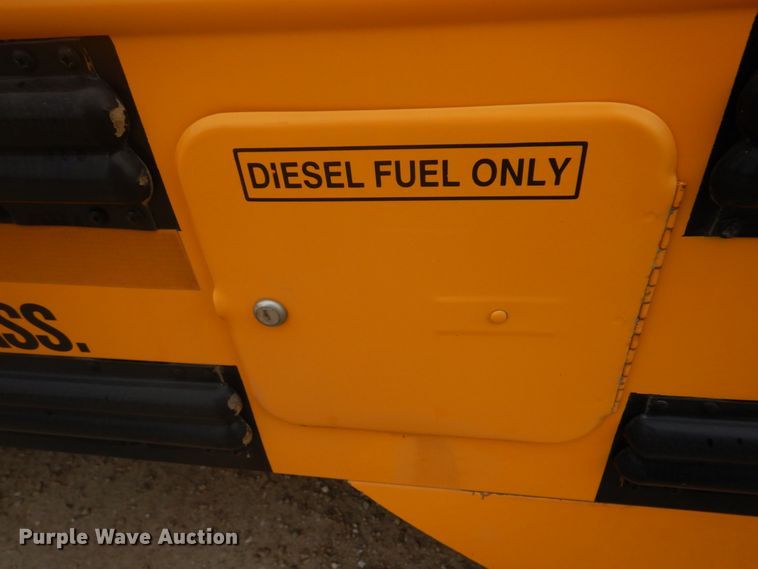 image for item DH8122 2002 Freightliner  Thomas Built school bus