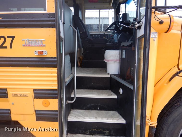 image for item DH8122 2002 Freightliner  Thomas Built school bus