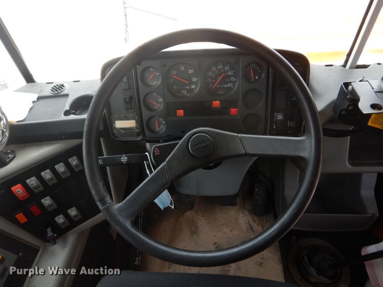 image for item DH8122 2002 Freightliner  Thomas Built school bus