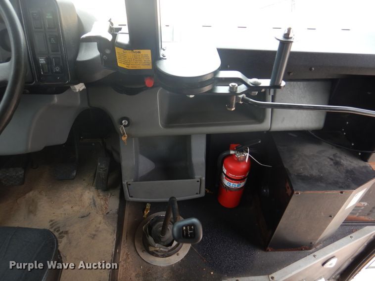 image for item DH8122 2002 Freightliner  Thomas Built school bus