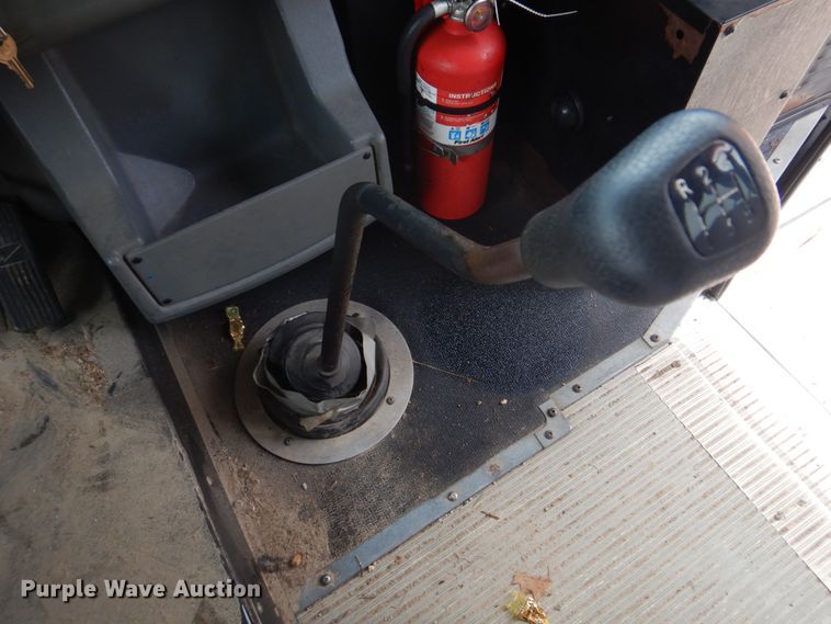 image for item DH8122 2002 Freightliner  Thomas Built school bus