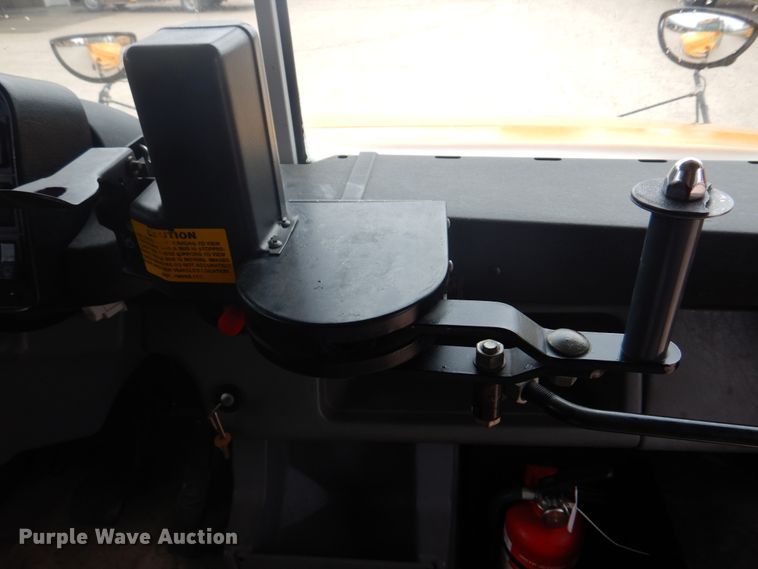 image for item DH8122 2002 Freightliner  Thomas Built school bus