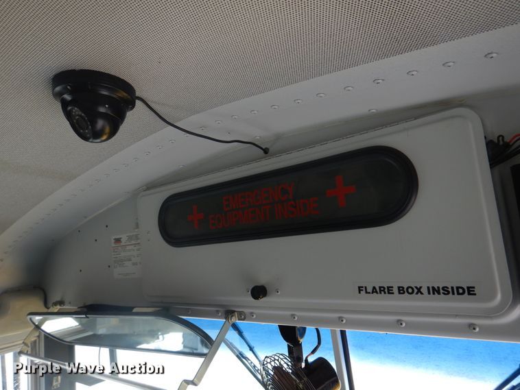 image for item DH8122 2002 Freightliner  Thomas Built school bus