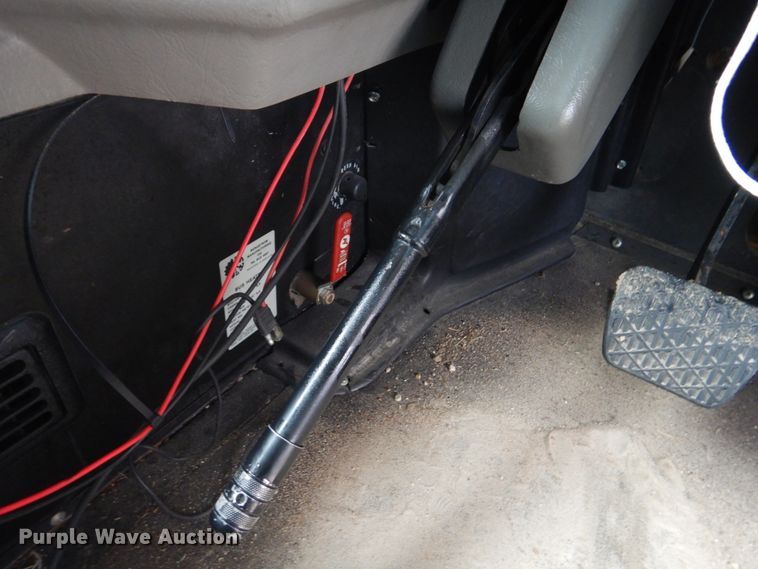 image for item DH8122 2002 Freightliner  Thomas Built school bus