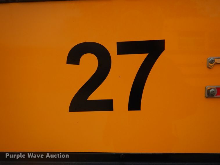 image for item DH8122 2002 Freightliner  Thomas Built school bus