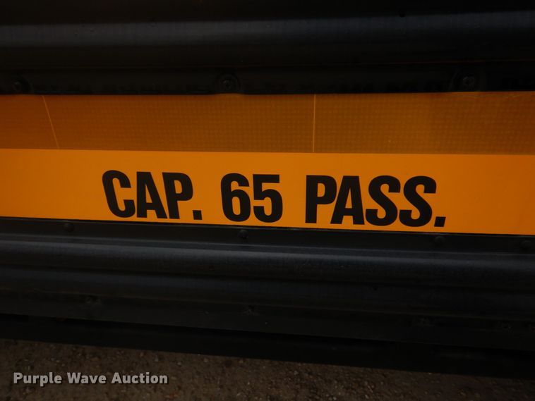 image for item DH8122 2002 Freightliner  Thomas Built school bus