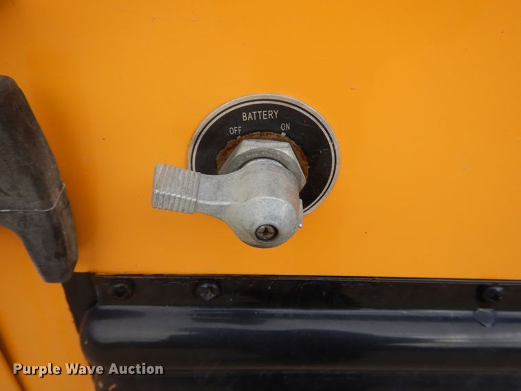 image for item DH8123 2003 Freightliner  Thomas Built school bus