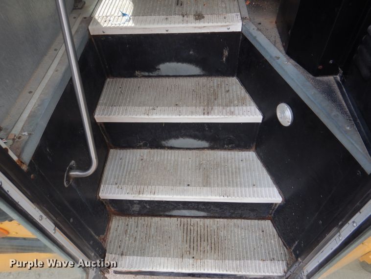 image for item DH8123 2003 Freightliner  Thomas Built school bus