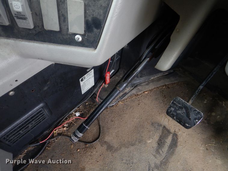 image for item DH8123 2003 Freightliner  Thomas Built school bus